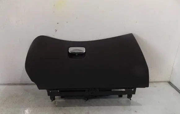 Alfa Romeo 147 Glove box