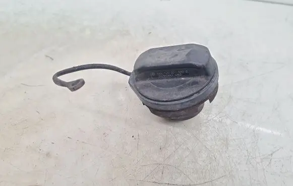 Audi A4 S4 B7 8E 8H Fuel tank filler cap 1J0201553Q