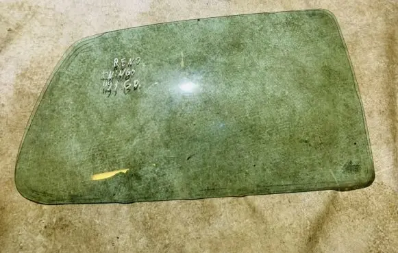 Renault Twingo I Rear side window