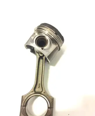 Volvo V60 Piston with connecting rod 81l123