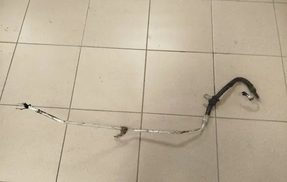 Chrysler Town u0026 Country V Power steering hose/pipe/line 
