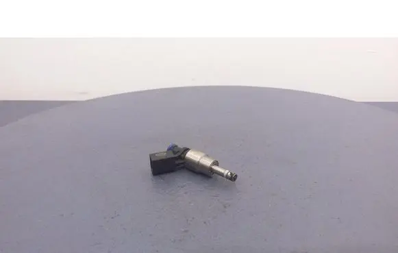 Audi A4 S4 B6 8E 8H Fuel injector FE10096
