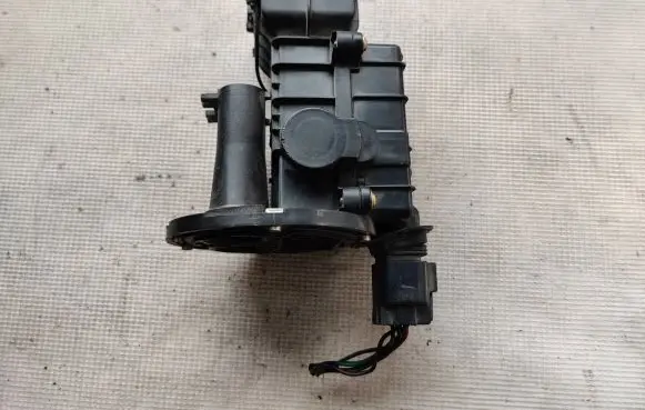 Mitsubishi Colt Mass air flow meter E5t01571