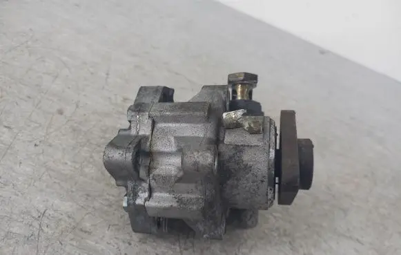 Audi A4 S4 B6 8E 8H Power steering pump 