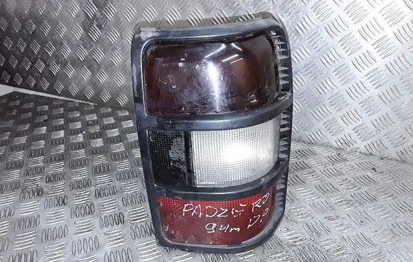 Mitsubishi Pajero Rear/tail lights e4003885