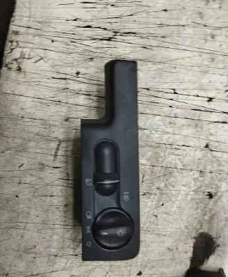 Volkswagen PASSAT B4 Light switch