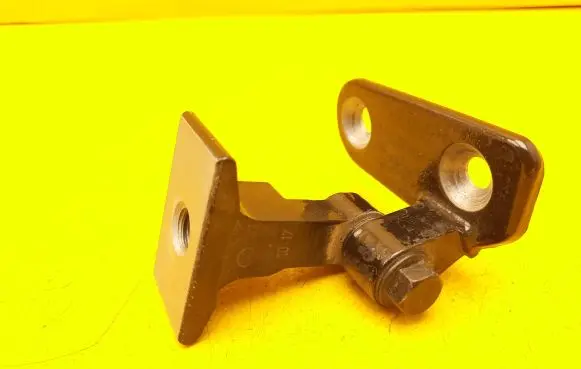 BMW 7 G11 G12 Front door lower hinge 7333059