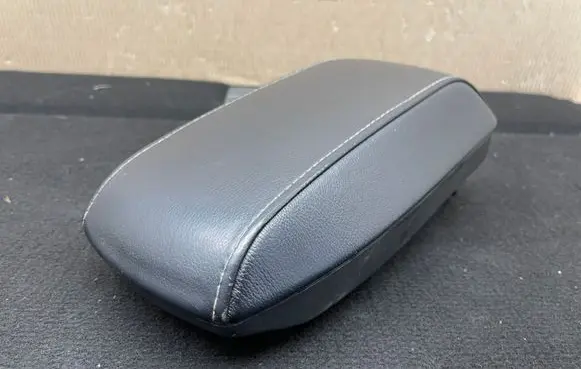 Toyota Auris E180 Armrest
