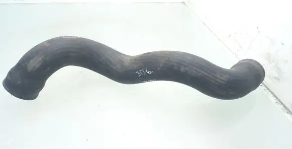 Volvo XC90 Intercooler hose/pipe 30645935