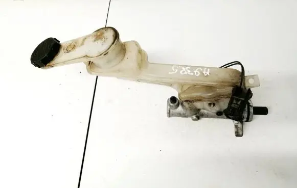 Master brake cylinder