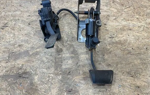 Jeep Grand Cherokee (WK) Pedal assembly P53013870AB S2505Z032