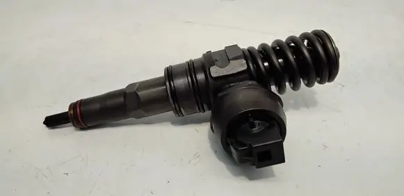 Audi A3 S3 8P Fuel injector 038130073AG 0414720215