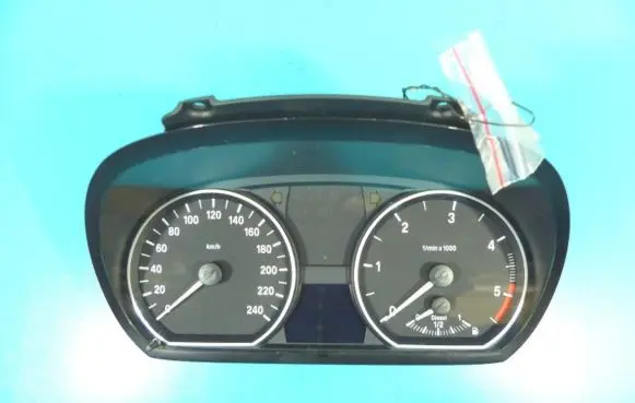 Speedometer (instrument cluster)