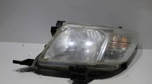 Toyota Hilux (AN10, AN20, AN30) Headlight/headlamp