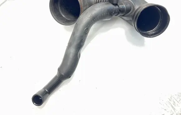 Mercedes-Benz CLK A209 C209 Turbo air intake inlet pipe/hose A6120940008