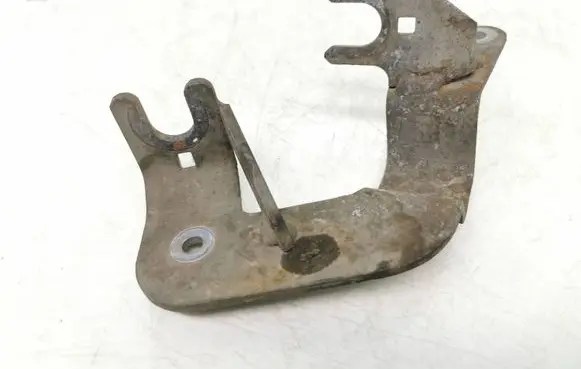 Mitsubishi Colt Gear shift cable bracket 