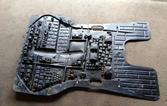 Peugeot 607 Engine splash shield/under tray 9629490180