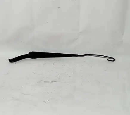 Volvo V70 Front wiper blade arm 8624243