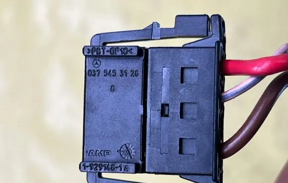Mercedes-Benz B W245 Rear door wiring loom A0375453128 0375453128