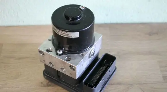 Volvo V50 ABS Pump 30794730AA