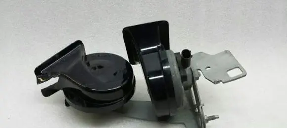 BMW 6 E63 E64 Horn signal 61336935988