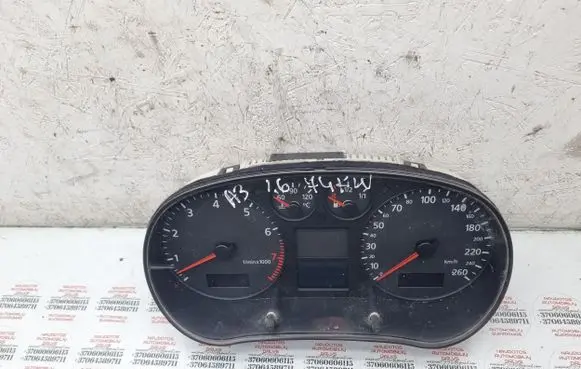 Audi A3 S3 8L Speedometer (instrument cluster) 8L0920900A