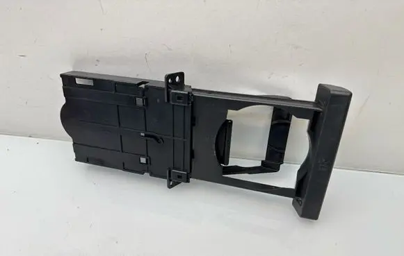 Cup holder front