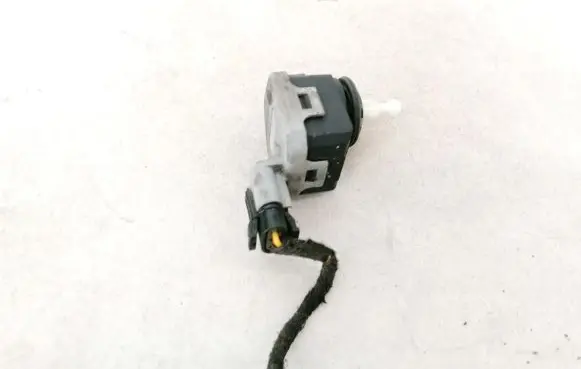 Opel Astra G Headlight level adjustment motor 90590665