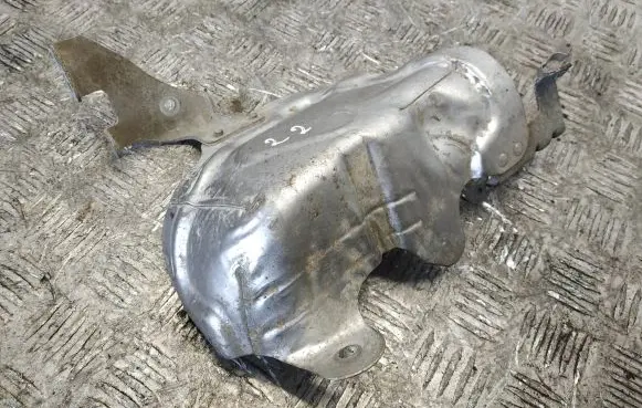 Mercedes-Benz Vito Viano W447 Heat shield in engine bay A6511501675