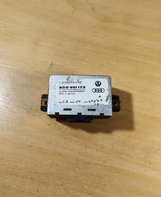 Audi A4 S4 B5 8D Other control units/modules 8D0951173