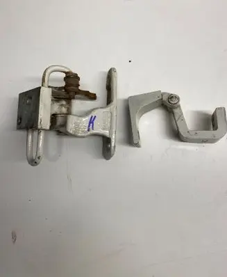 Volkswagen Transporter - Caravelle T5 Front door lower hinge 7H0831411A
