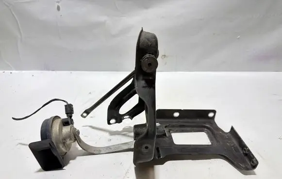 BMW Z4 E85 E86 Headlight/headlamp mounting bracket 74606G0118