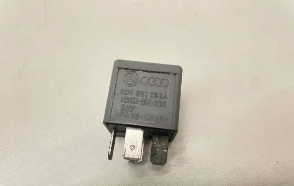 Audi A4 S4 B7 8E 8H Other relay 8D0951253A V23134B52X301