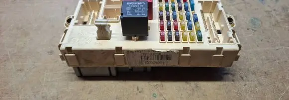 Alfa Romeo 147 Fuse module 46746375 46558758
