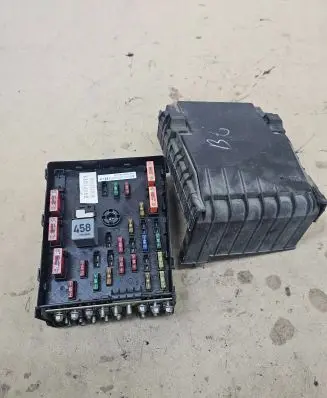Volkswagen PASSAT B6 Fuse module 3C0937125 63592777