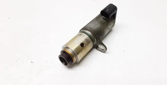 Volvo V70 Camshaft vanos timing valve 31216221