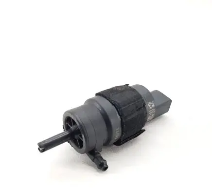 BMW 5 E60 E61 Windscreen/windshield washer pump 8K5955647