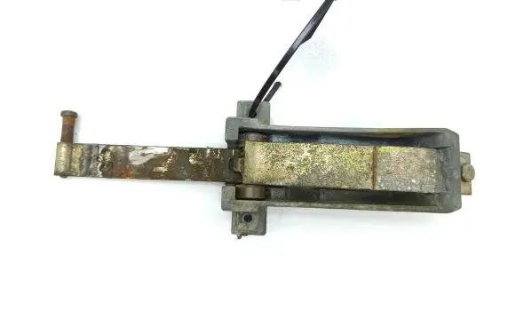 Mercedes-Benz S W116 Front door check strap stopper 1167230027
