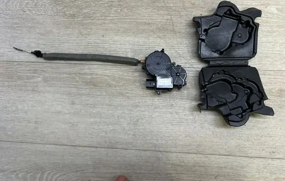 Porsche Panamera (971) Tailgate/trunk/boot lift motor 971827888A