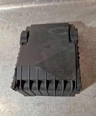 Volkswagen Golf VI Fuse box cover 1K0937132F