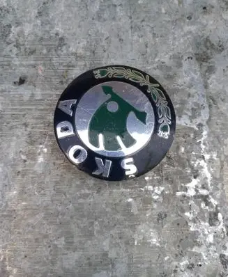 Skoda Felicia II Original wheel cap 5JA601151A