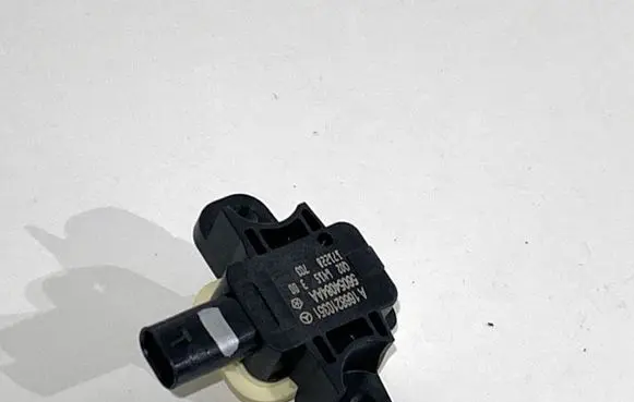 Mercedes-Benz GLE (W166 - C292) Airbag deployment crash/impact sensor A1668210351