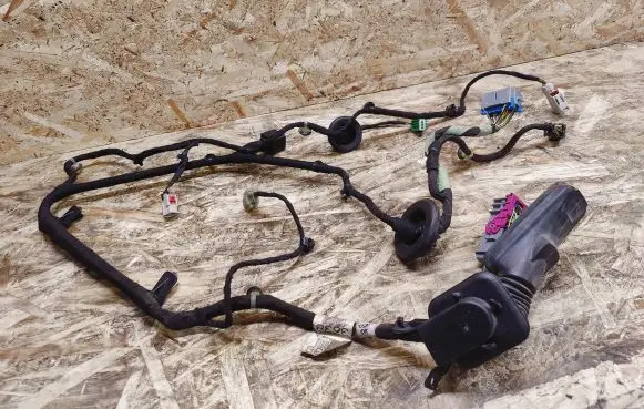 Cadillac XTS Front door wiring loom 23353638HA 3638 UBT7B