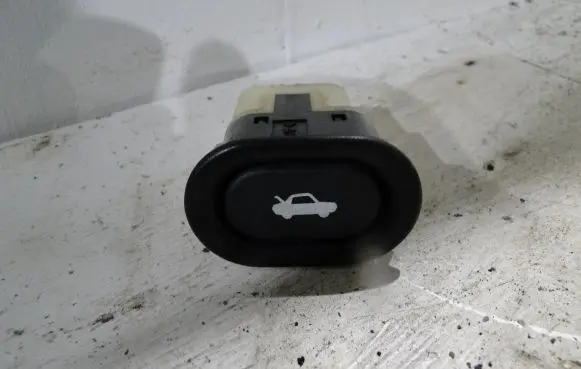 Saab 9-5 Tailgate opening switch 4733440