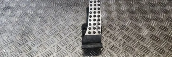 Mercedes-Benz C W204 Accelerator throttle pedal A2043000204
