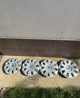 Skoda Octavia Mk2 (1Z) R15 wheel hub/cap/trim 1Z0601147