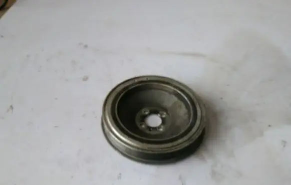 Opel Zafira C Crankshaft pulley 55586935