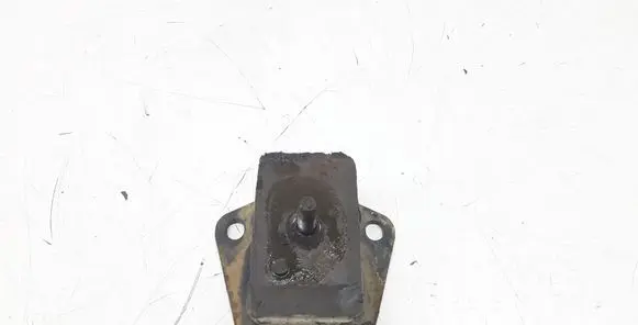 Mitsubishi Pajero Engine mount bracket MB007023