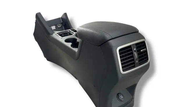 KIA Sportage Center console 84681F1700 84631F1700