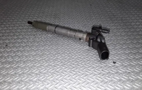 Audi A6 S6 C6 4F Fuel injector 0445115024 059130277S